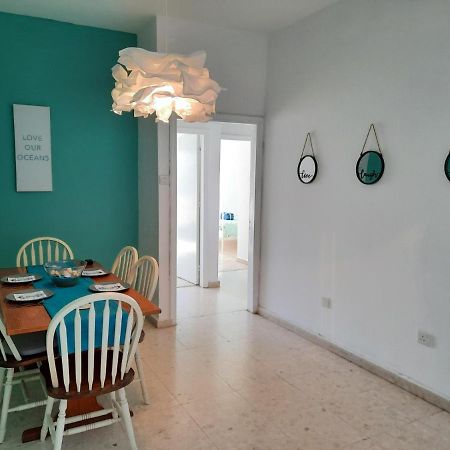 Sea-Esta Seaview Apartment, 200 Meters To The Beach Larnaca Bagian luar foto