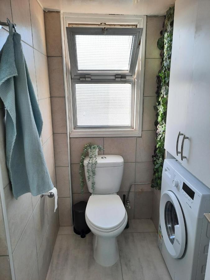 Sea-Esta Seaview Apartment, 200 Meters To The Beach Larnaca Bagian luar foto